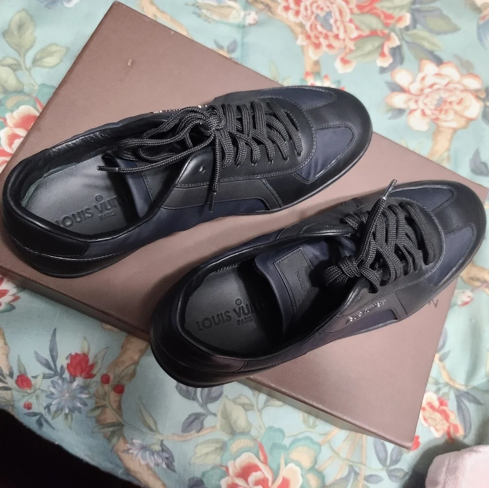 Men's all black Louis Vuitton Sneakers - Picture 2 of 10